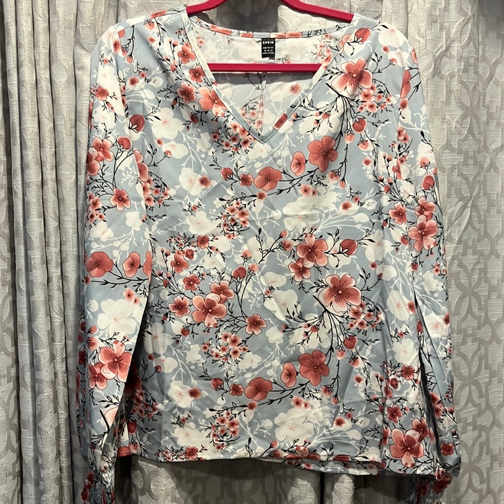 Flowy floral blouse